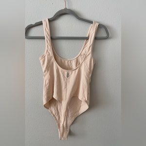 FP Movement Hot Shot scoop neck Bodysuit Tahitian Vanilla XS like new!